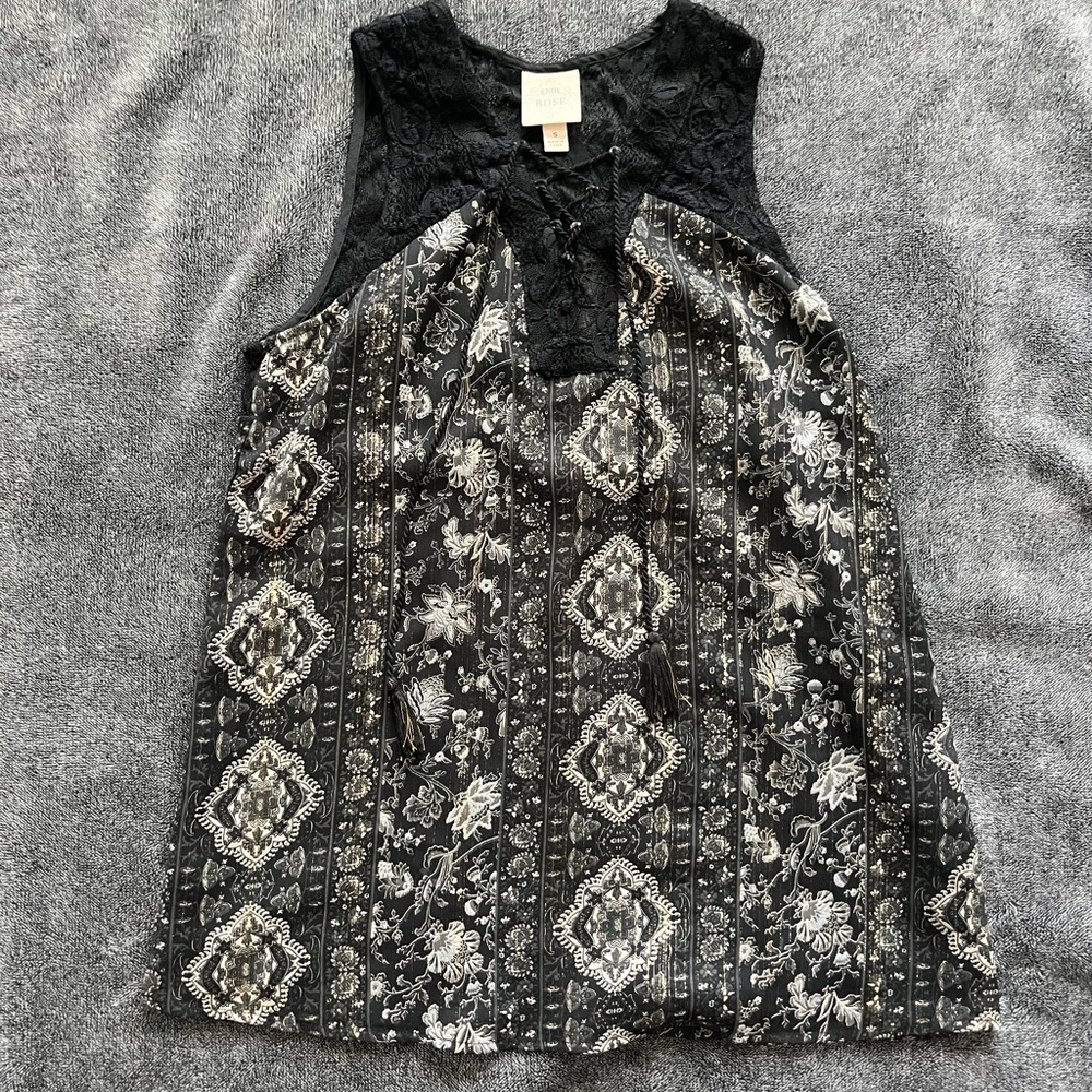 Black and White Patterned Women's Top